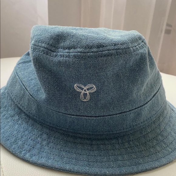 Aritzia Denim Bucket Hat - Picture 2 of 4